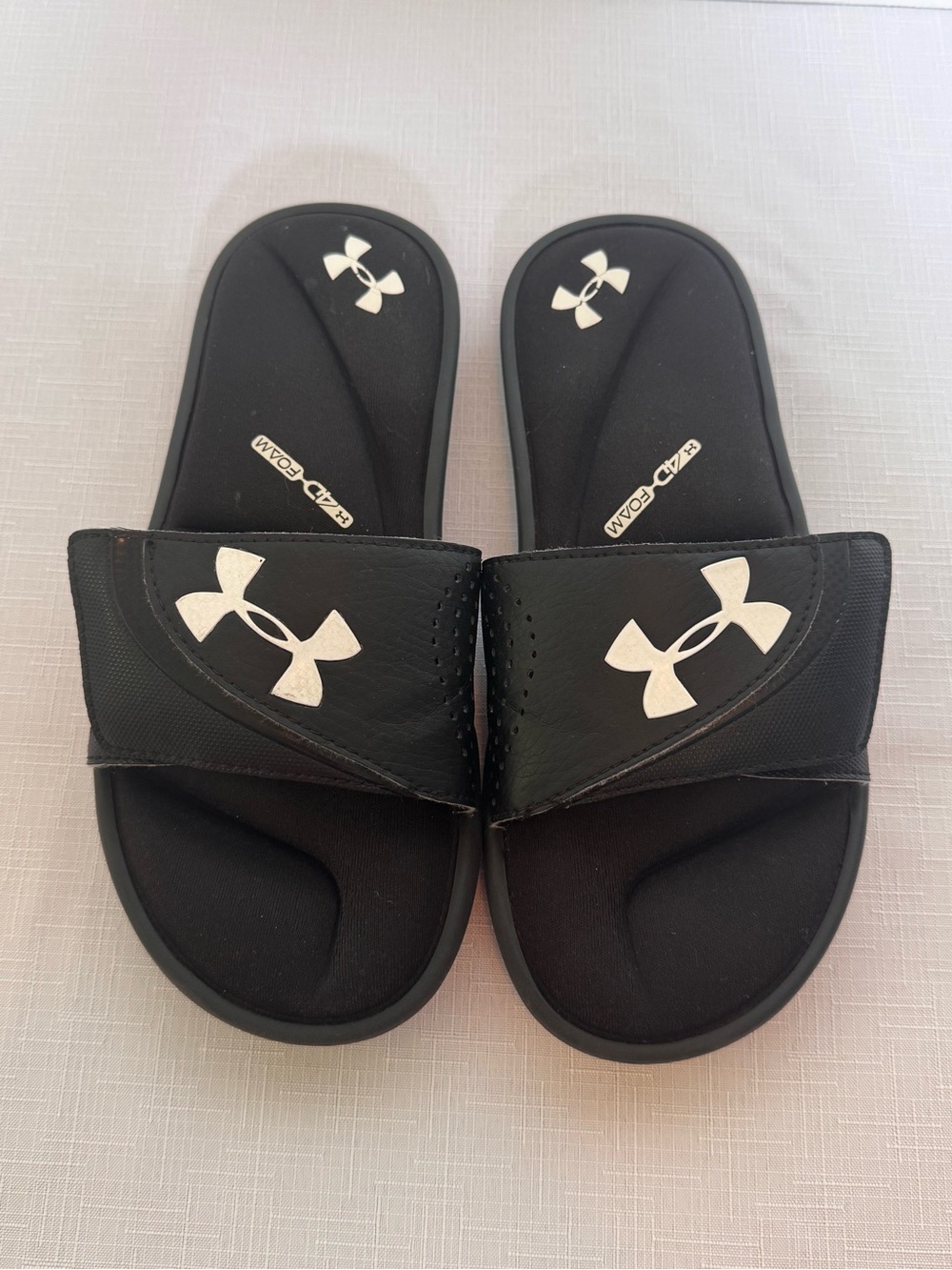 Under Armour Ignite IX 4D Foam Slides Black White Youth Size 5Y  Sandals